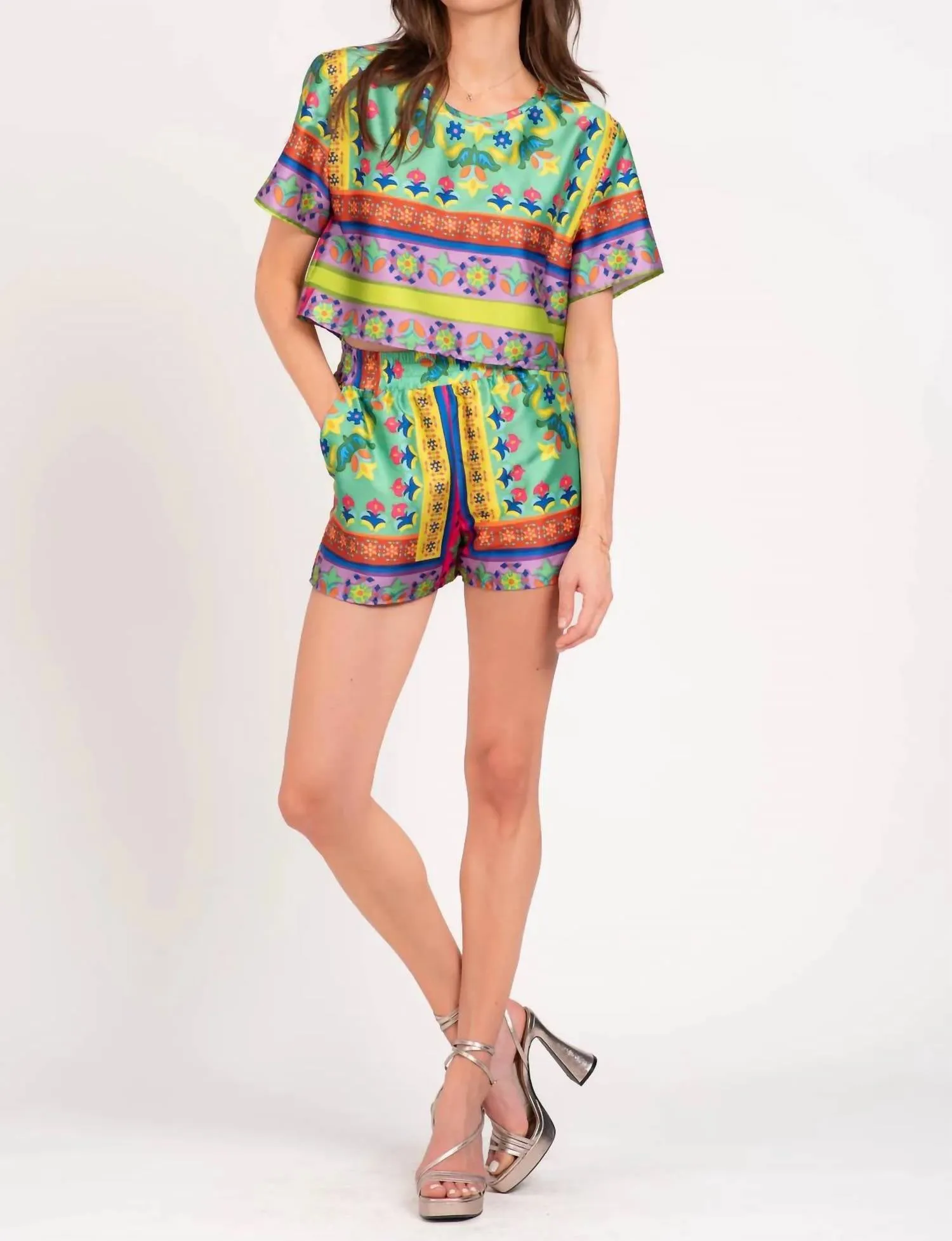 Helen Silky Pull-On Shorts In Green Multi