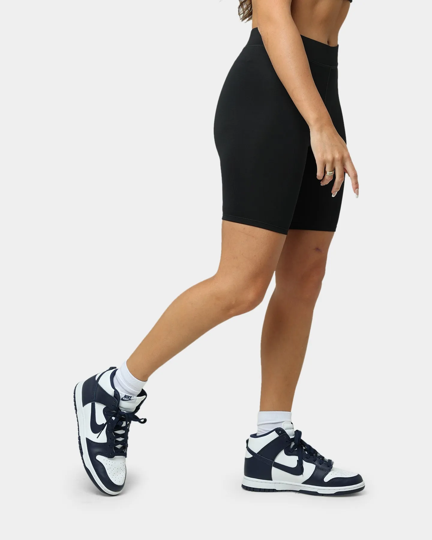 Jordan Women's Essential Core Shorts Black/White