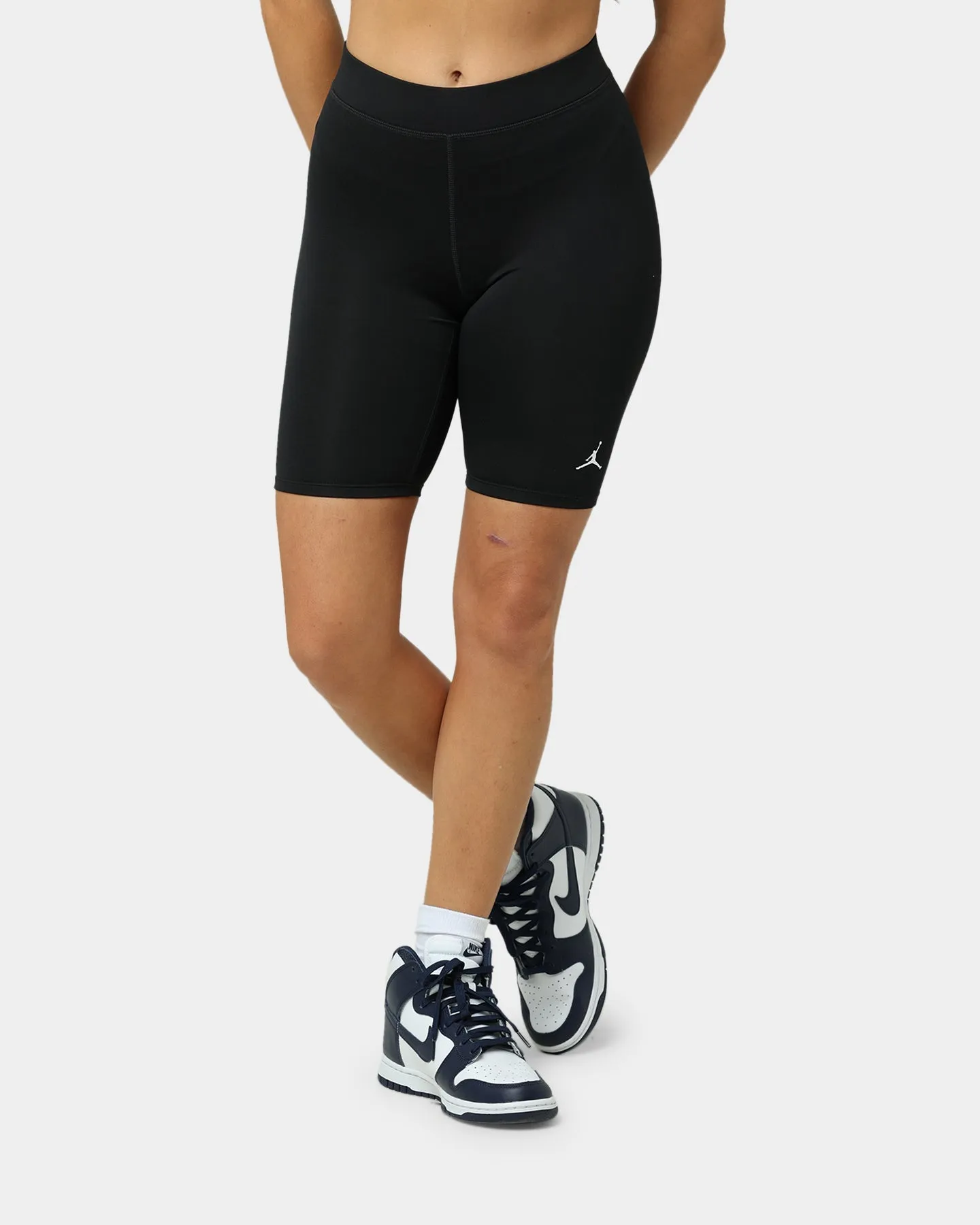 Jordan Women's Essential Core Shorts Black/White