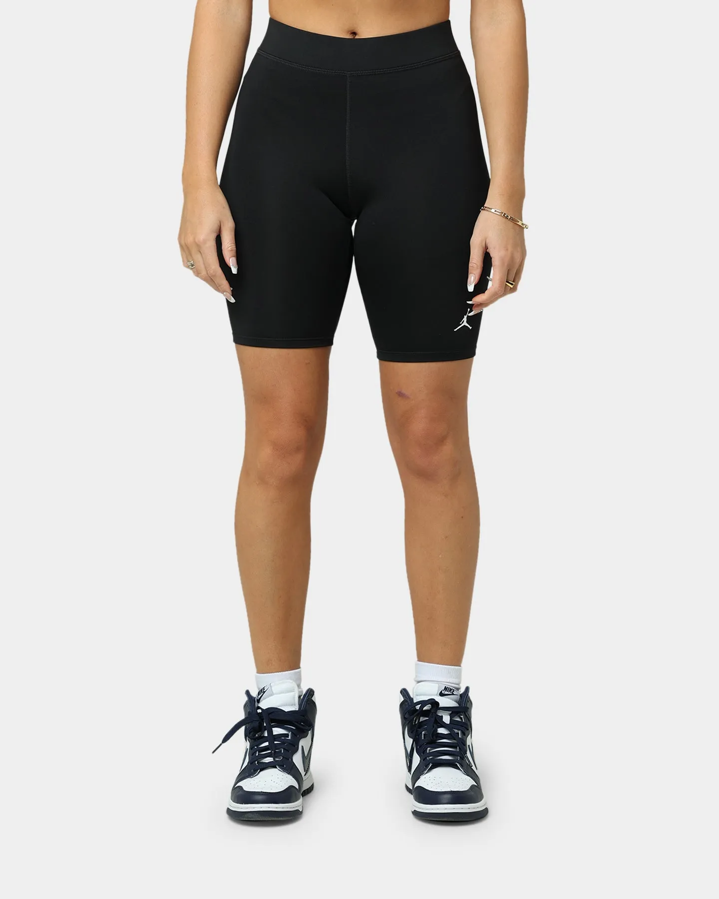 Jordan Women's Essential Core Shorts Black/White