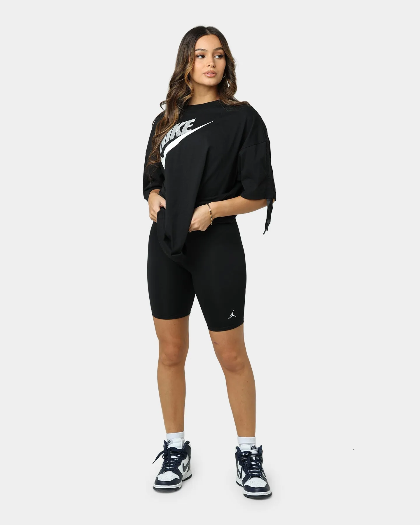 Jordan Women's Essential Core Shorts Black/White