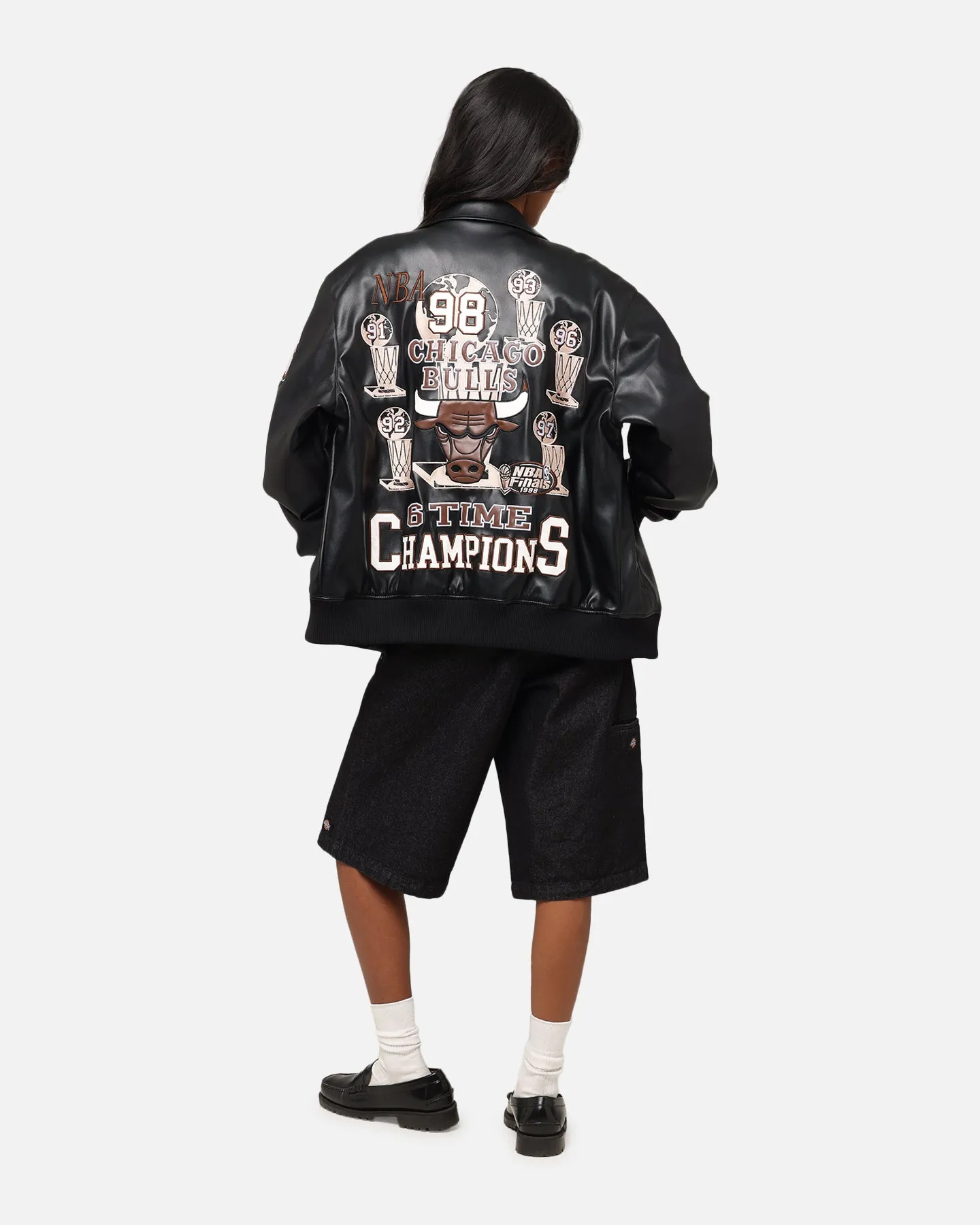 Mitchell & Ness Chicago Bulls 6 Time Jacket Black