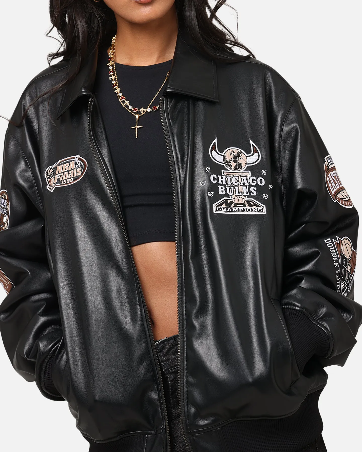 Mitchell & Ness Chicago Bulls 6 Time Jacket Black