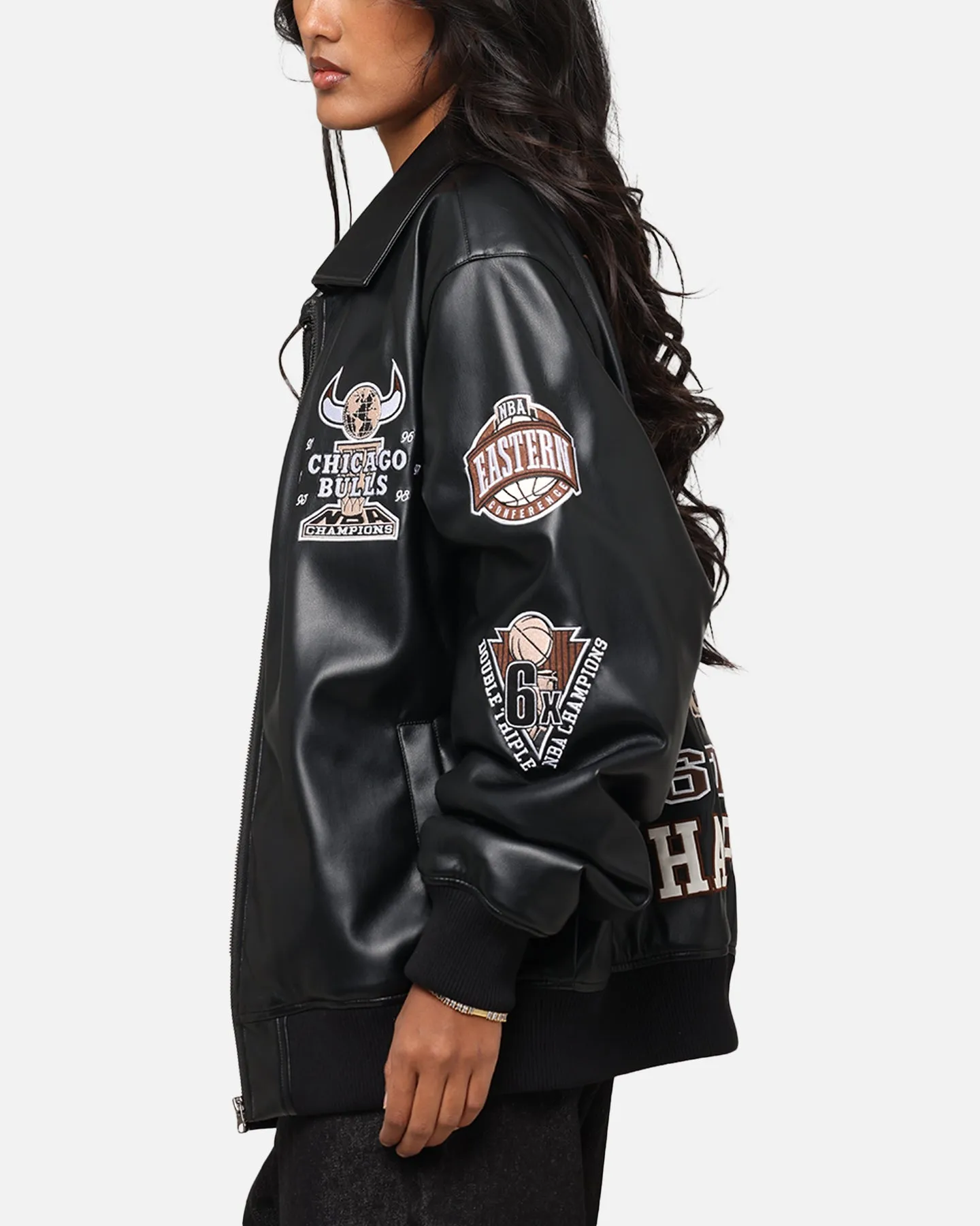 Mitchell & Ness Chicago Bulls 6 Time Jacket Black