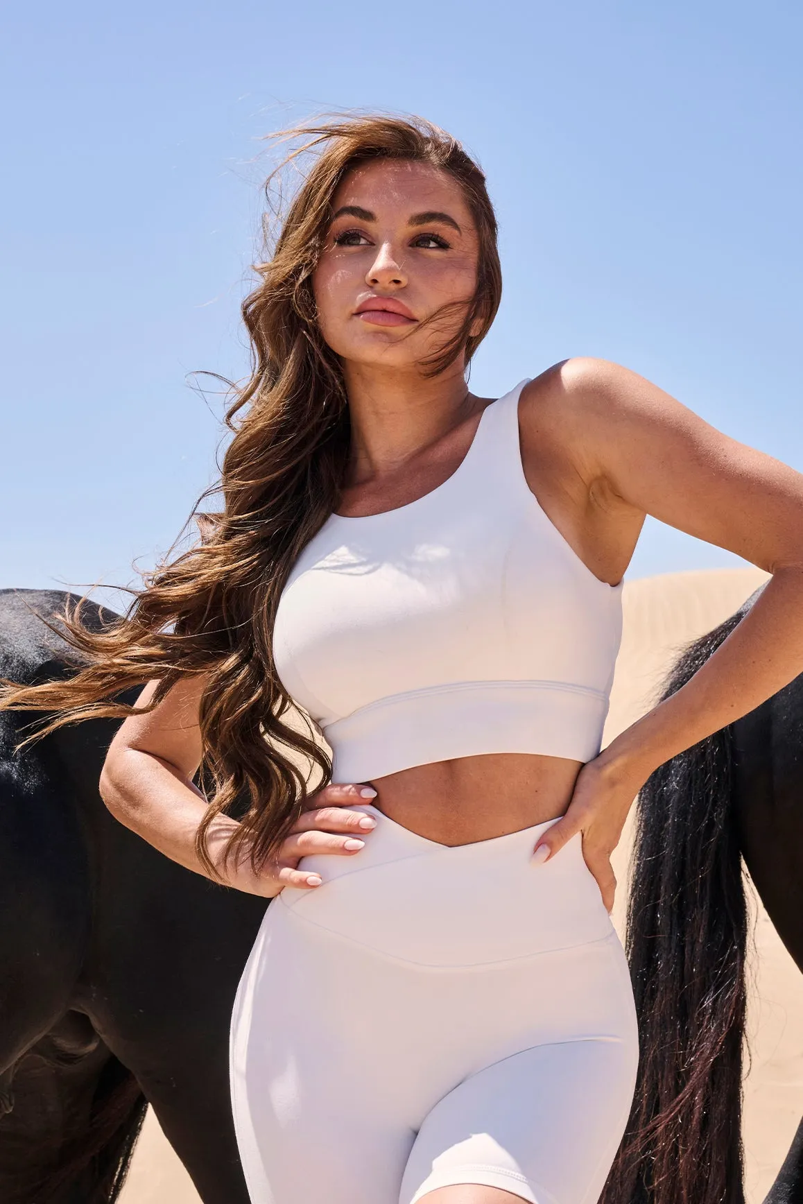 Move Freely Back Cutout Multiple Drinks at Once Club High-impact encapsulation sports bra,Seamless racerback workout bra,Breathable cross-strap sports bra,Plus-size high-support sports bra,Running bra with bounce control Unisex