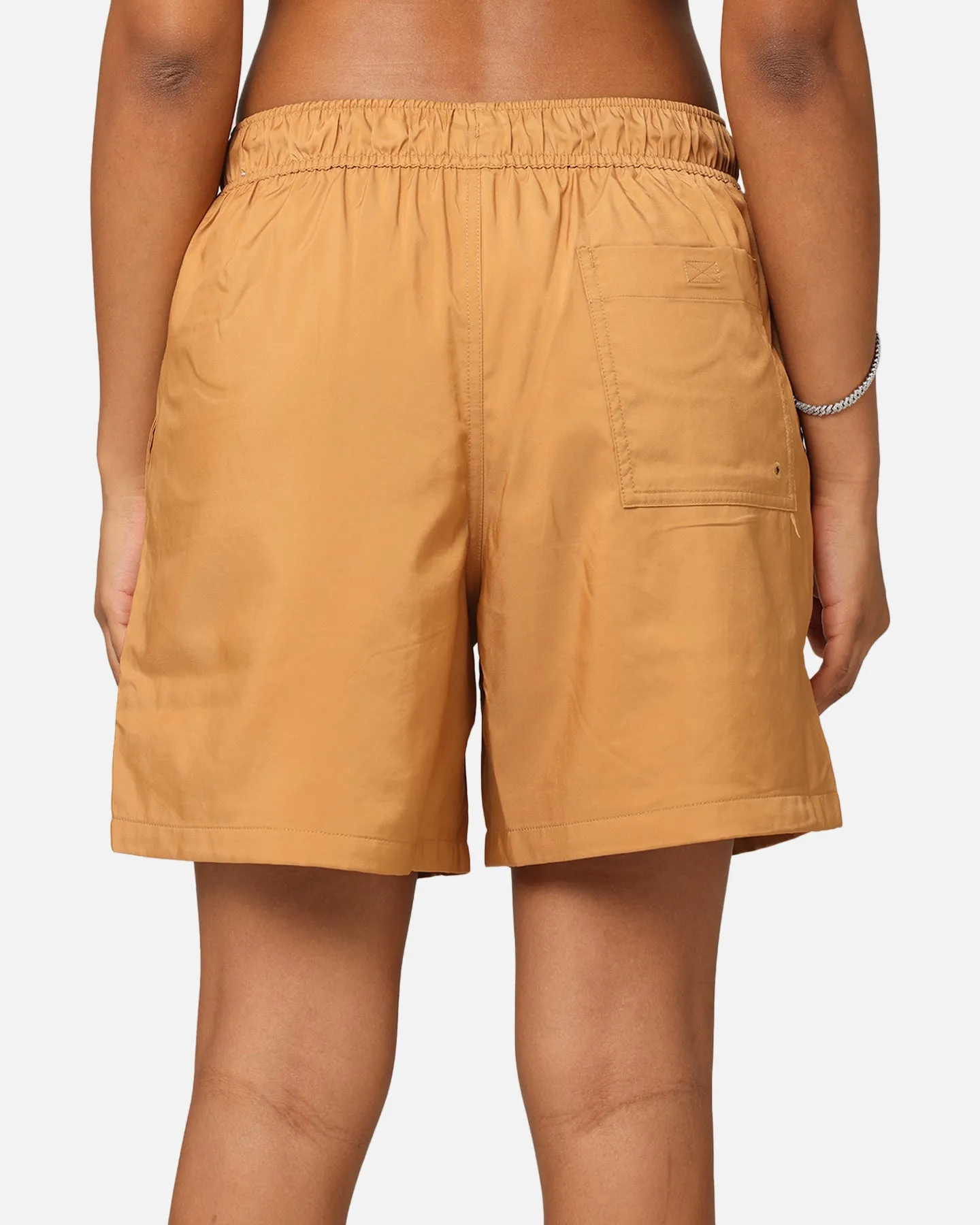 Nike Club Flow Shorts Flax