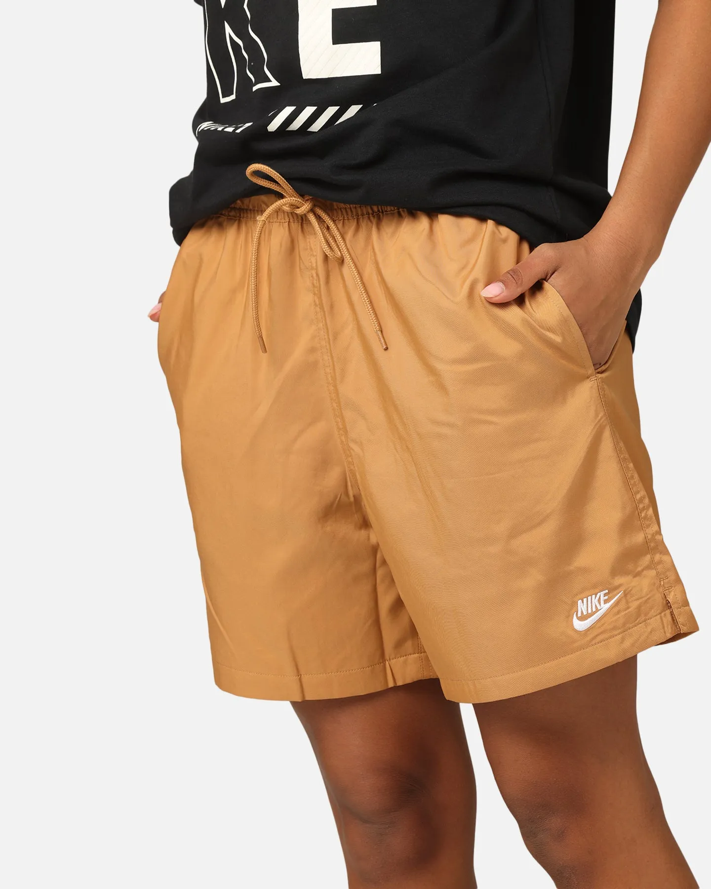 Nike Club Flow Shorts Flax