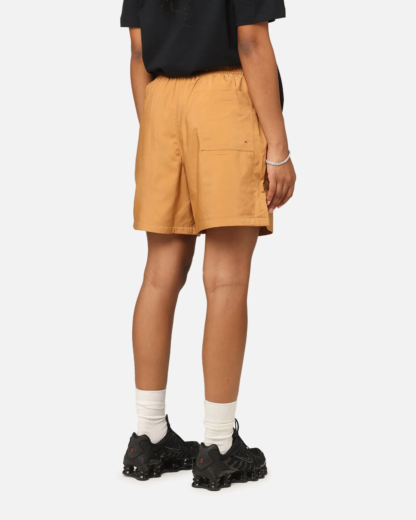 Nike Club Flow Shorts Flax