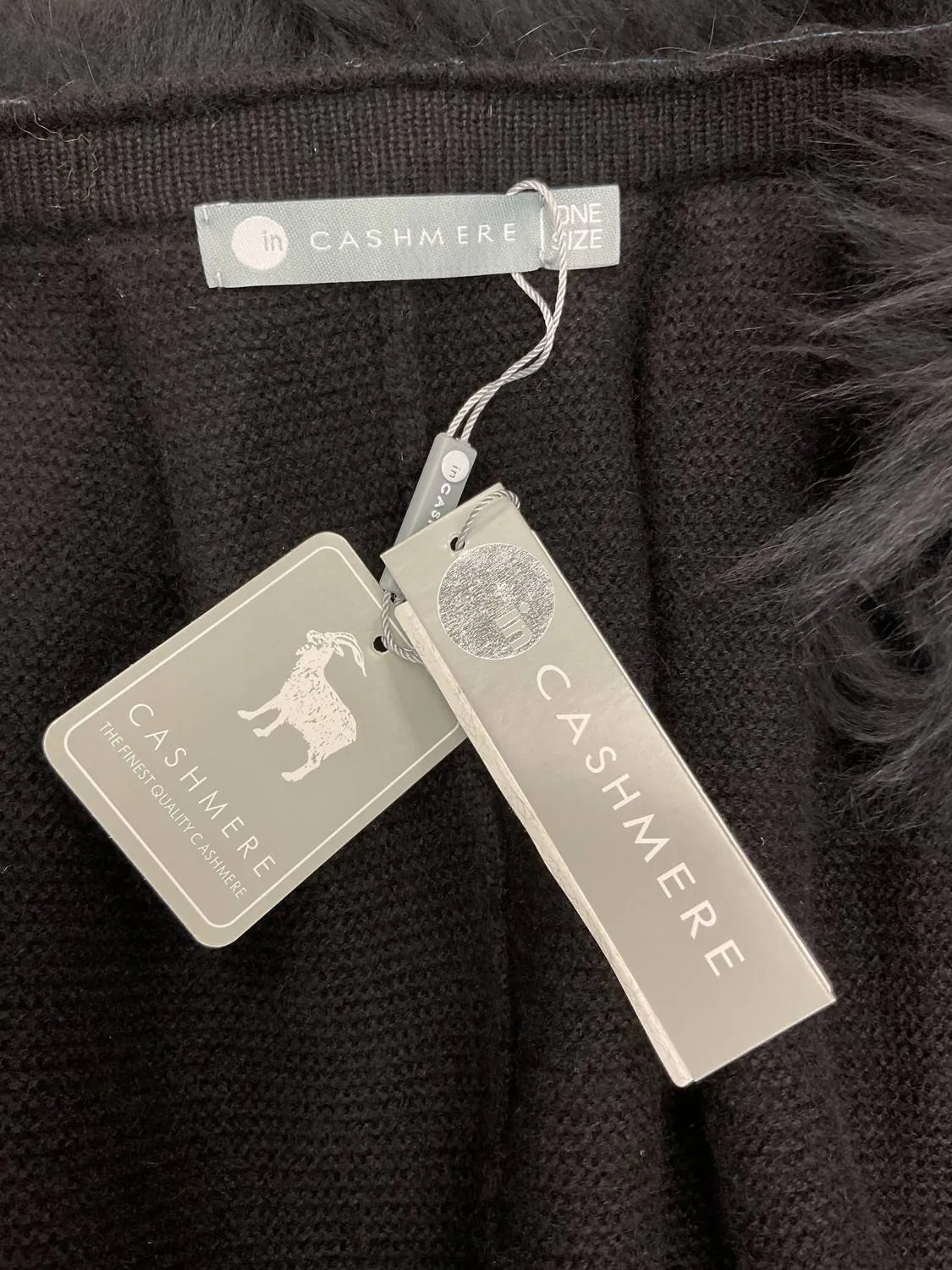 Tied Finnraccoon Cashmere Capelet In Black