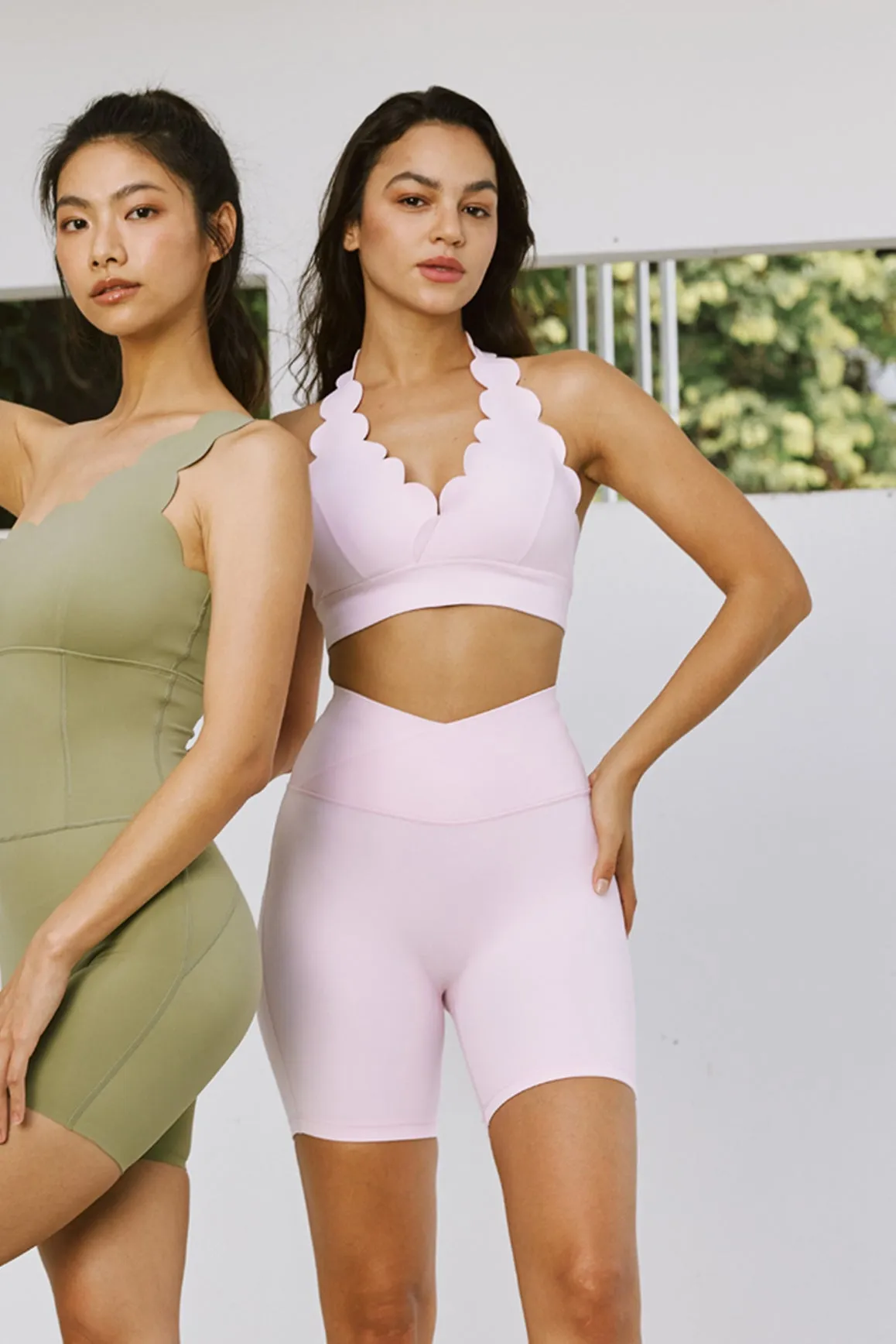 V-Cut Scallop Halter Multiple Drinks at Once Club High-impact encapsulation sports bra,Seamless racerback workout bra,Breathable cross-strap sports bra,Plus-size high-support sports bra,Running bra with bounce control Unisex